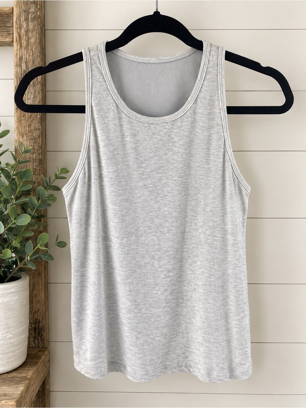 Vuori Elevation Racerback Gray Tank SZ S